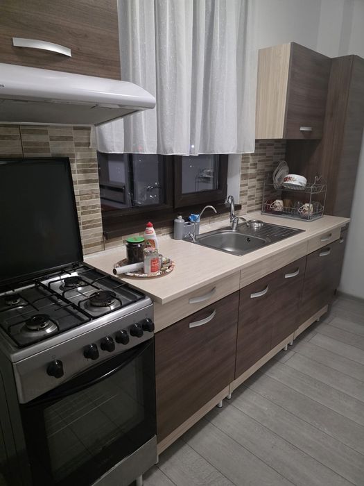 Închiriez apartament 3 camere, bloc RO5