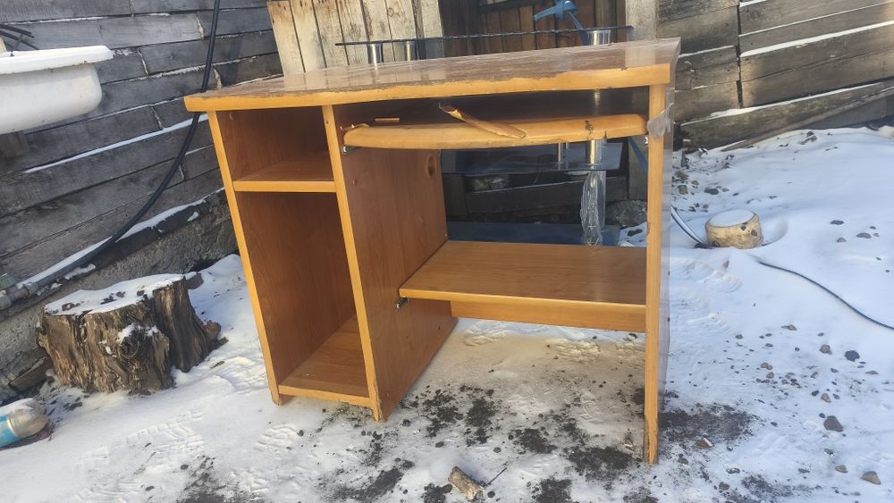 Отдам даром стол