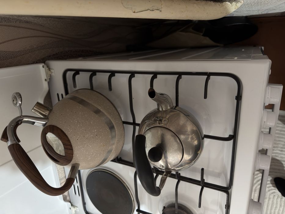 Продам газовую плиту
