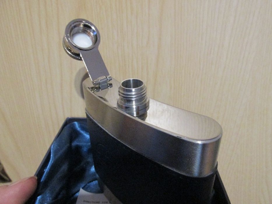 Recipient inox pentru bauturi , NOU