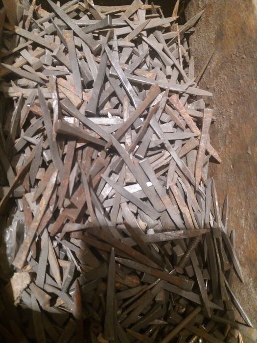 Гвозди для подков.