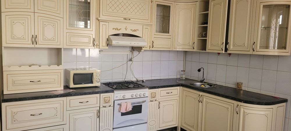 Кухонный гарнитур. Биотуалет