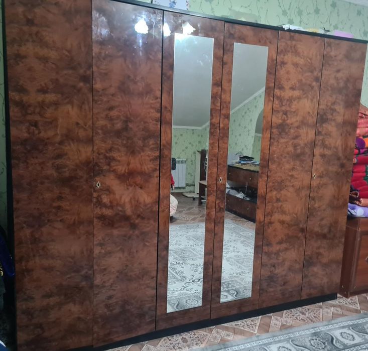 Спальный гарнитур