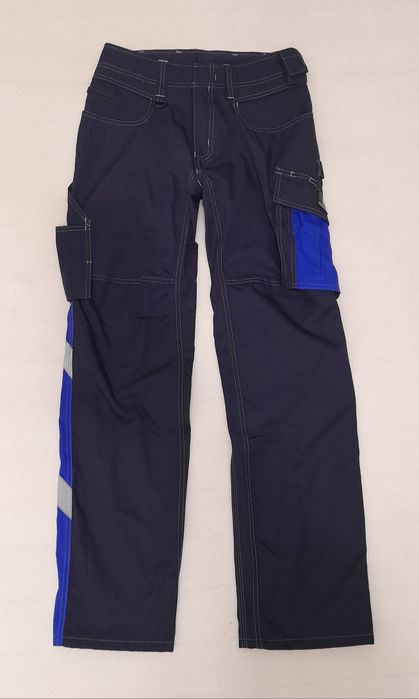 Pantaloni noi MASCOT Danish Design, salopeta ca Engelbert Strauss  46