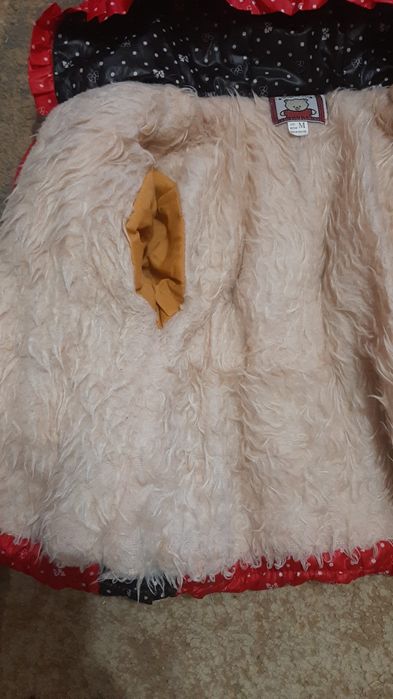 Курточка на девочку.