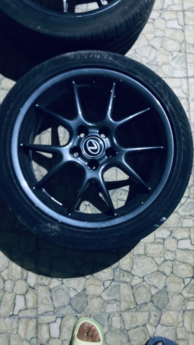 Лексус диски r18 титанки