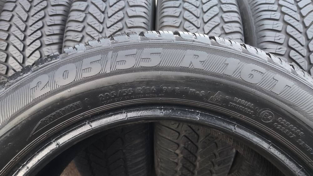 2бр зимни гуми 205/55/16 Semperit 
dot22
6.79mm
Добро състояние на гум