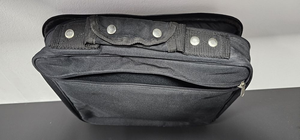 Geanta laptop tableta Upu 2004 pret 100 lei