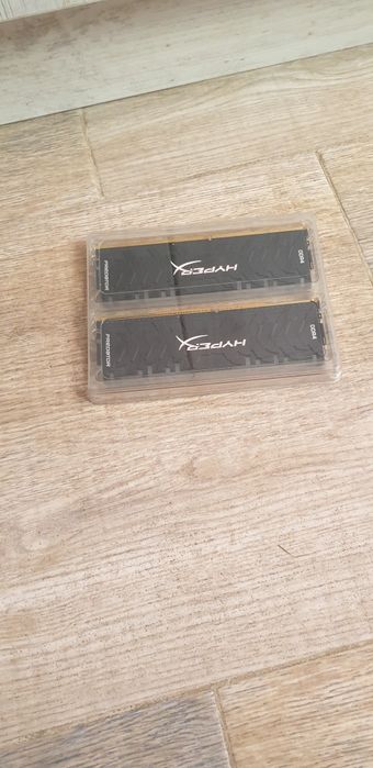 Продавам Ram 2 x 8G HYPER X  Predator DDR4