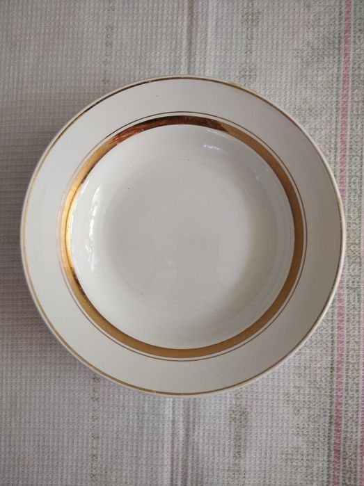 Посуда тарелки. Разные