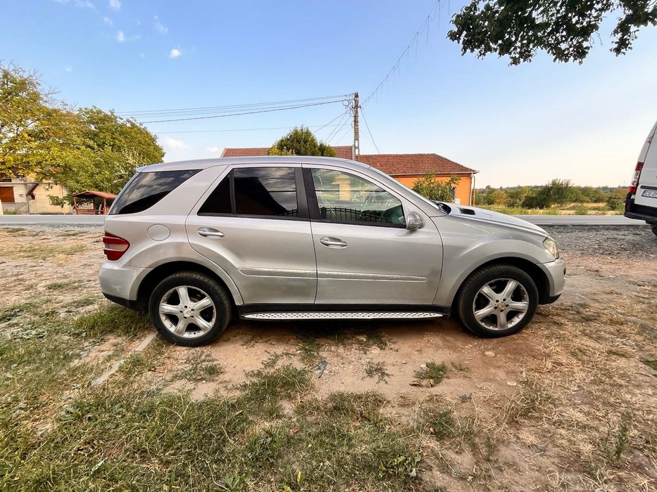 Vând Mercedes ML320