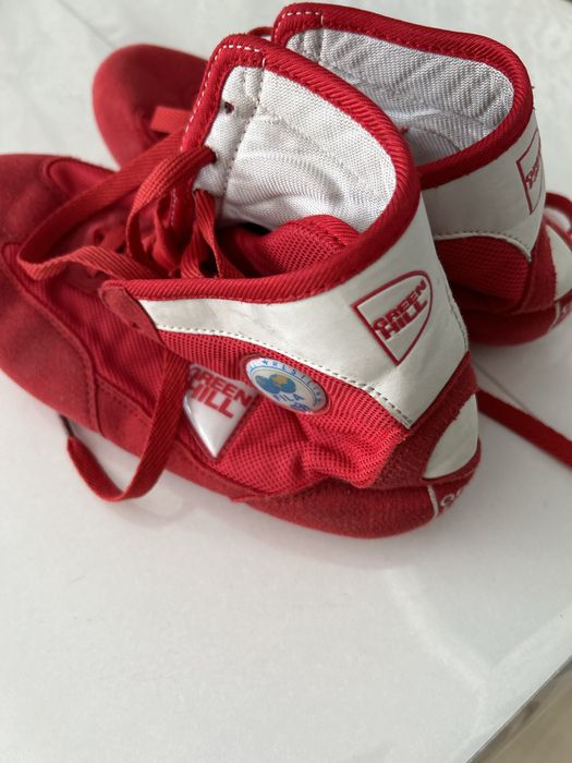 Продаются детская обувь