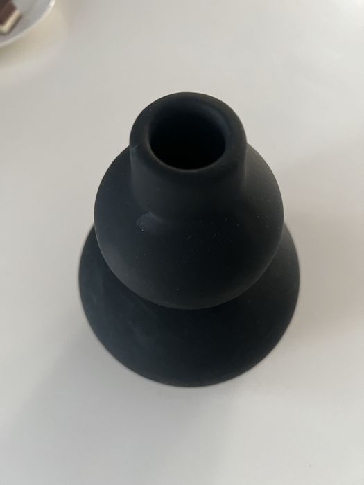 Vand vază mica neagrea de masa