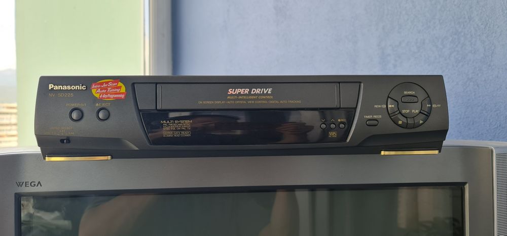 Видеомагнитофон Panasonic
