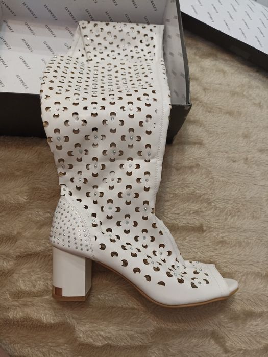 Продам или обменяю на вкусняшки обувь новую от 2000 до 5000 тенге