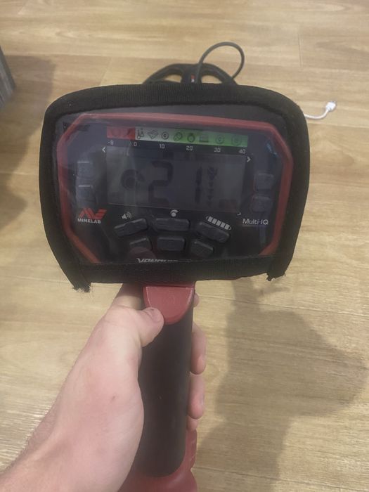 Металлоискатель Minelab Vanquish 540