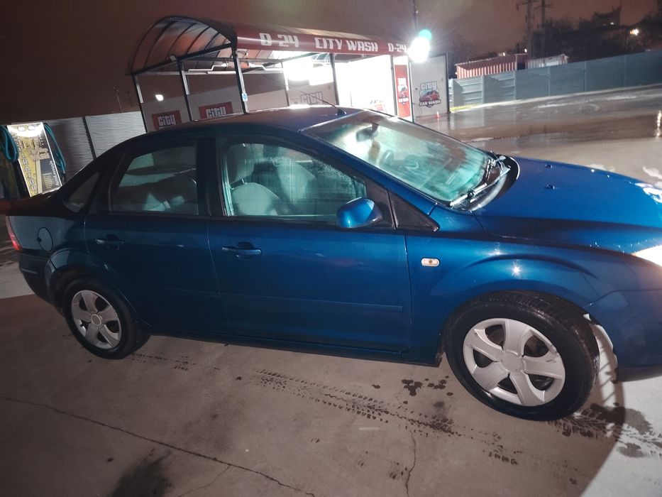 Vând masina sau schimb Ford 1.6