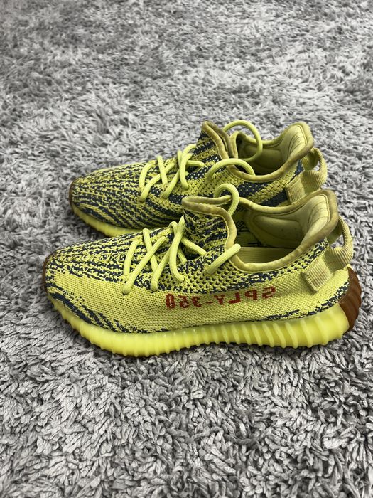 Yeezy 350 v2 Semi Frozen Yellow