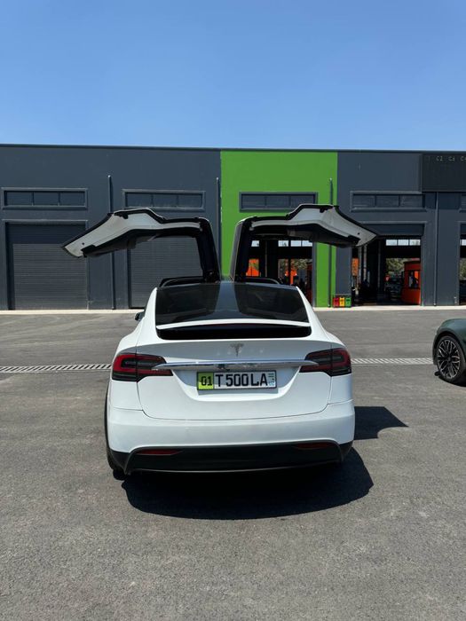 Tesla model X ludicrous performance