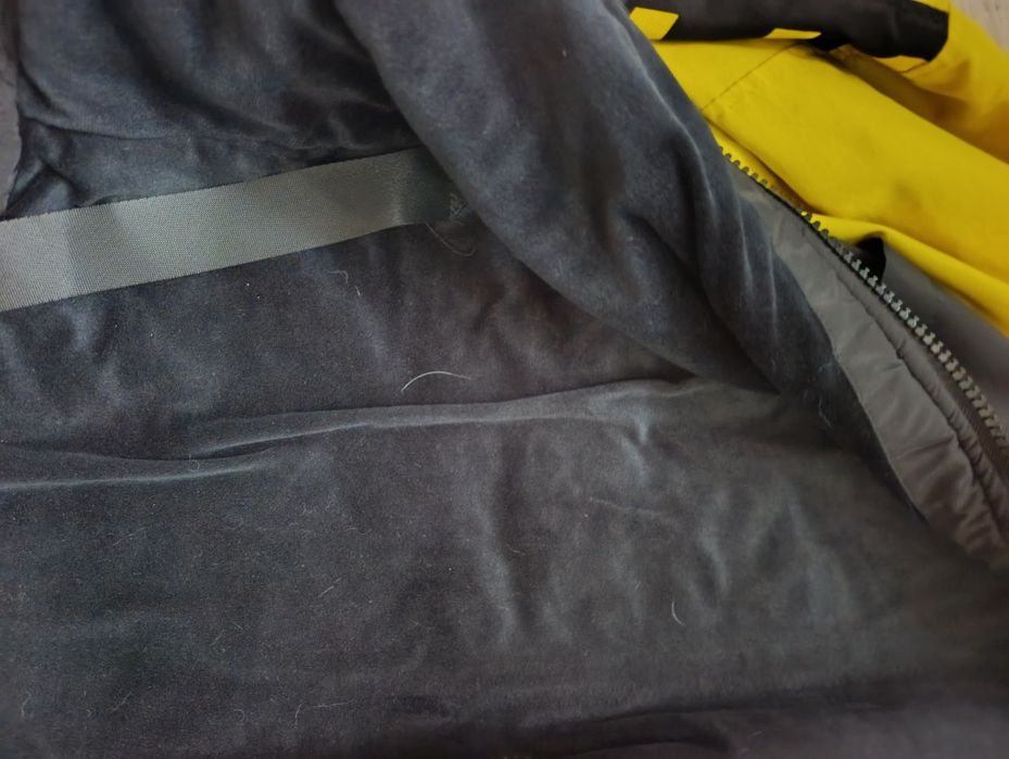 Продам куртки одежду на мальчика 10/12 лет