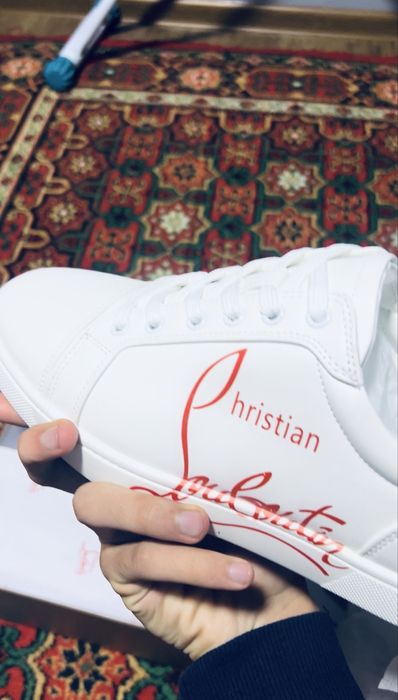 Лабутены в очень хорошем состоянее + коробка документ