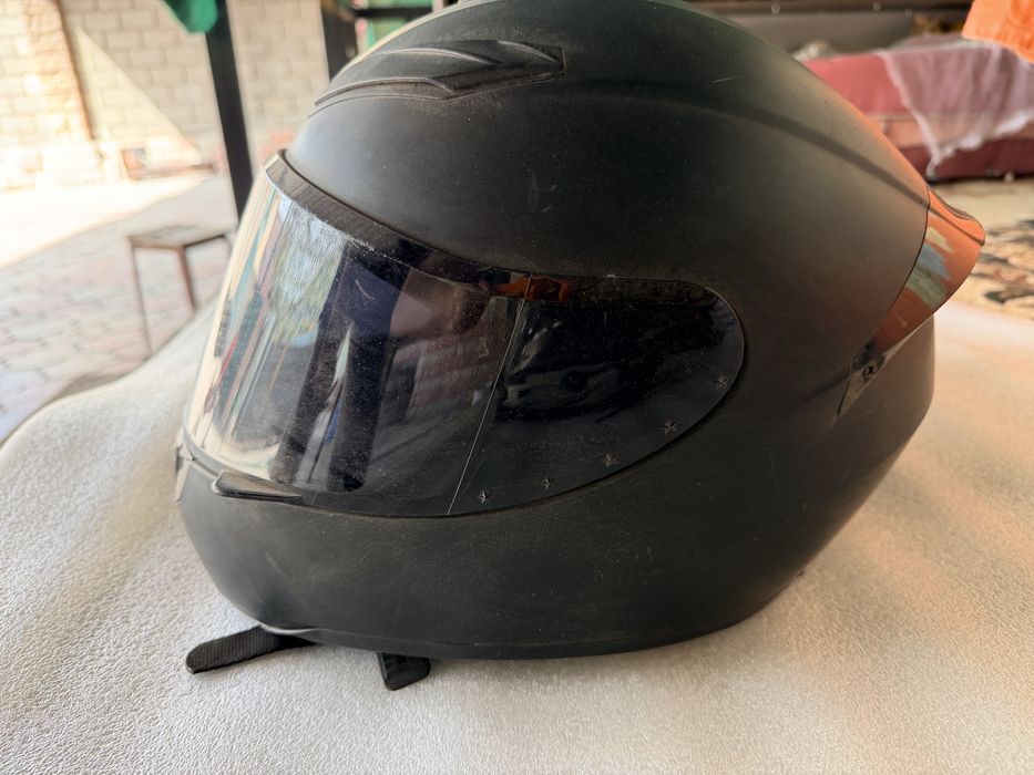 Мотошлем в отличном состоянии.