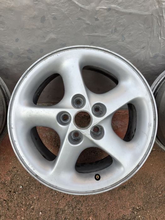 Алуминиеви джанти 5x114.3 16-ки