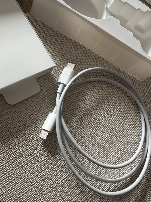 Адаптер за айфон 20W и кабел USB-C to Lightning