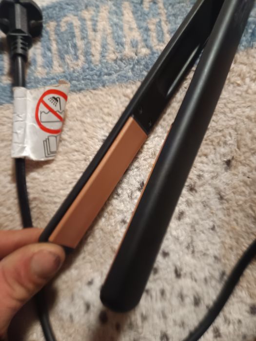 Vând placa de par noua mai multe detalii an privat