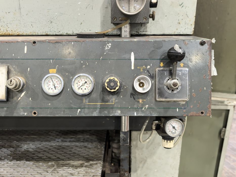 Калибровачен шлайф с 2 вала на 1100 мм + пета за фурнир