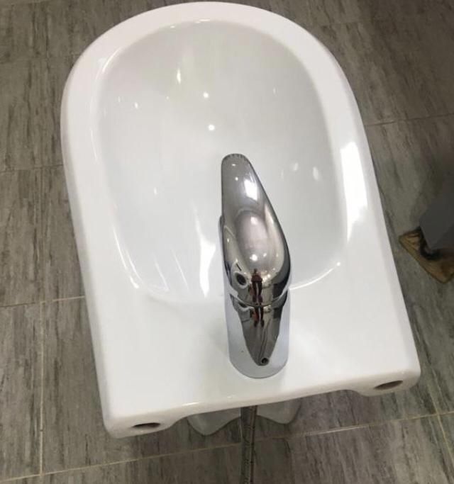 Фарфоровый Биде в отличном состояний