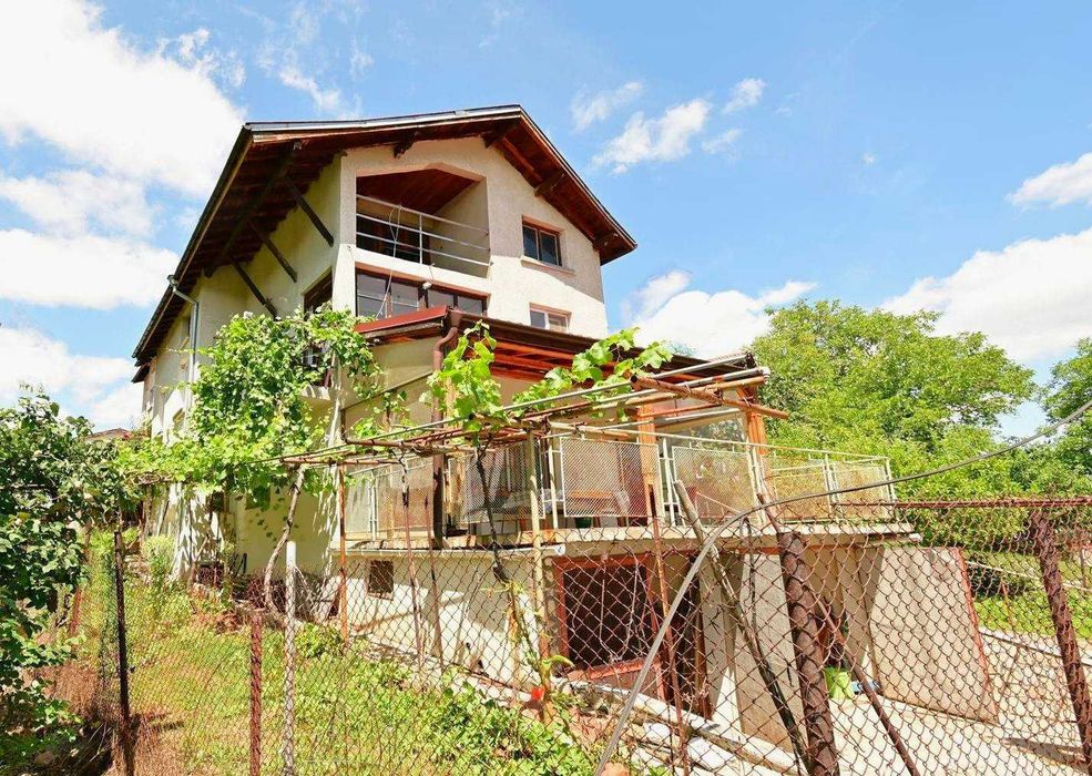 Продава се Къща в с. Студена, Област Перник - 357 кв.м за 698 €/кв.м - Снимка #1