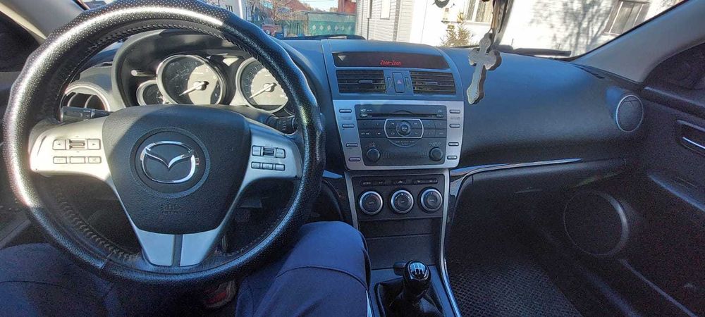 Mazda 6. Состояние хорошее, 2009 год
