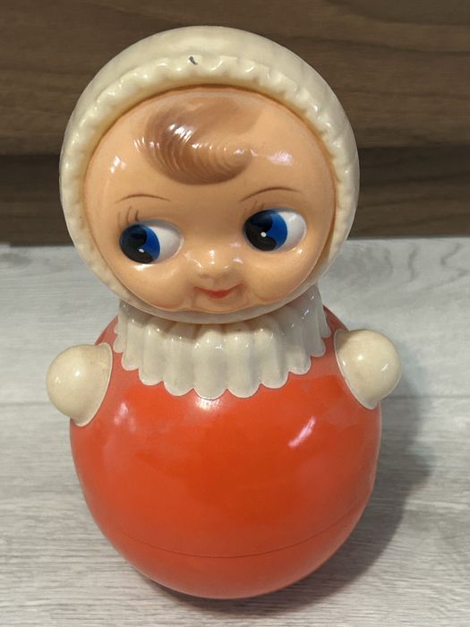 Кукла Неваляшка - съветска играчка