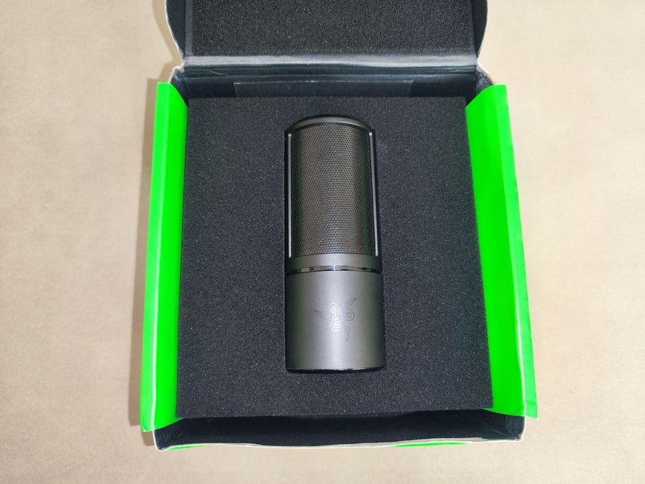 Microfon Razer Seiren X