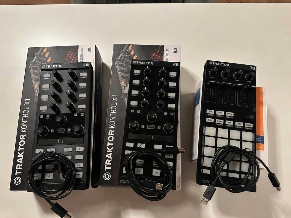 Traktor Kontrol X1 MK2 & F1 (Native Instruments) ca noi