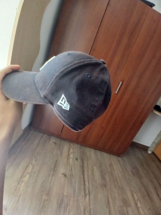 „Șapcă New Era fitted LA originală – stare foarte bună”