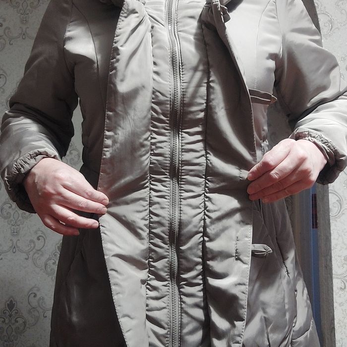 Куртка - женская.