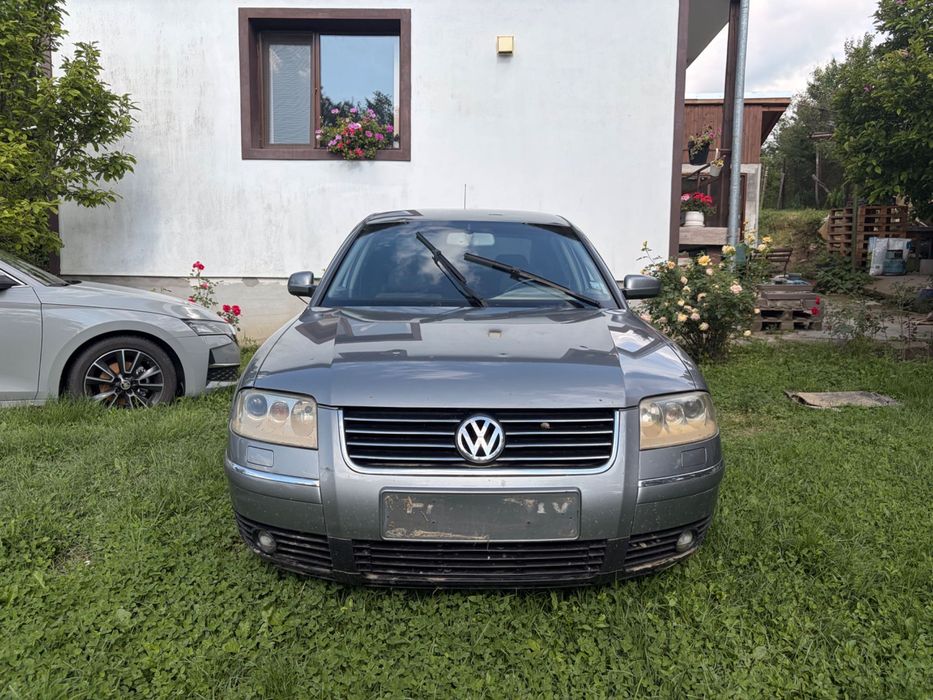 НАВОДНЕН! ЦЯЛ VW PASSAT 5.5 / 2.8 V6 / Бензин/Газ