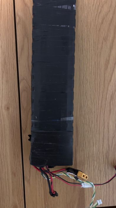 Продавам батерия за електрически скутер Xiaomi M365.