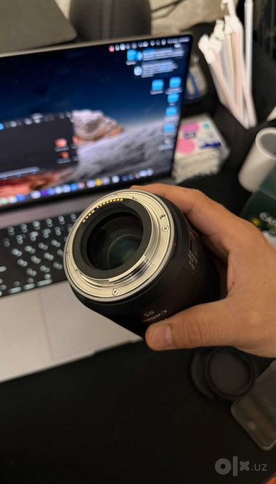 Canon RF 85 mm f/2 Macro
