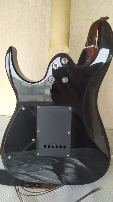 Продается Электрогитара Stratocaster !