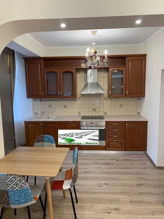 Дава се под наем Двустаен апартамент в Пловдив, Център - 60 кв.м за 497.25 € - Снимка #2