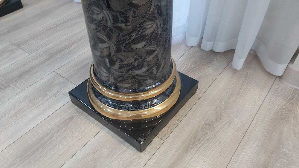 Фирменные Фарфоровые колонны для украшения зала , Италия.