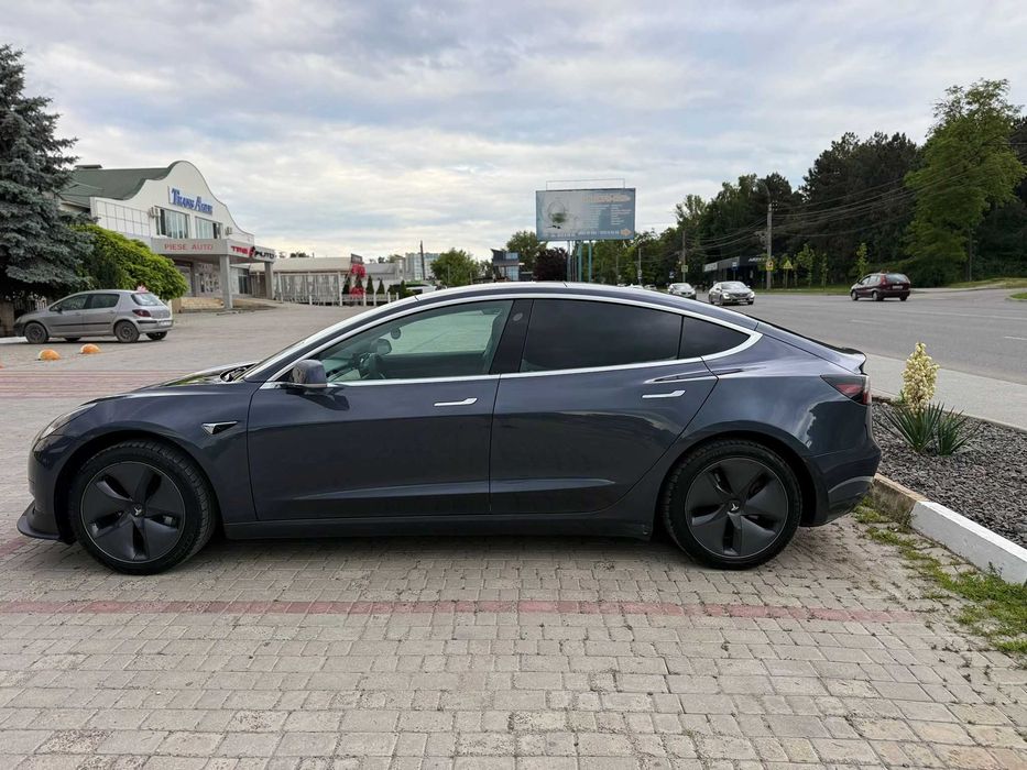 TESLA Model 3 2019 — imagine 4