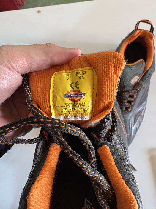 Кроссовки с защитой, спец обувь