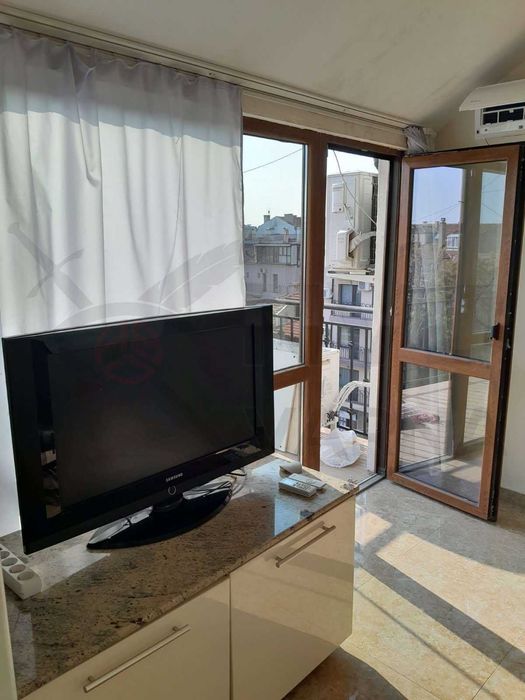 Дава се под наем Четиристаен апартамент в Варна, Център - 90 кв.м за 800 € - Снимка #4