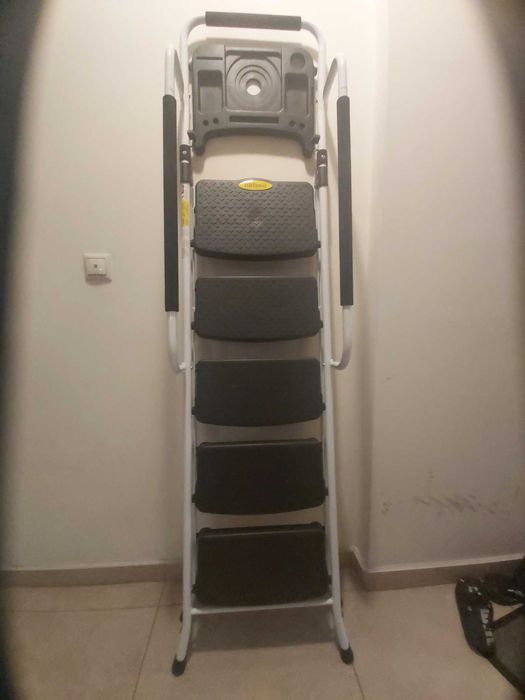 5-стъпална стълба с парапети