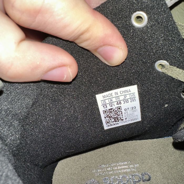 Продам кроссовки оригинал от Adidas