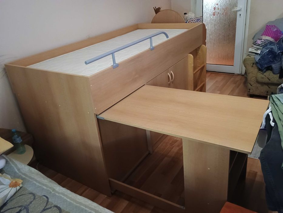 Комбинирано детско легло.